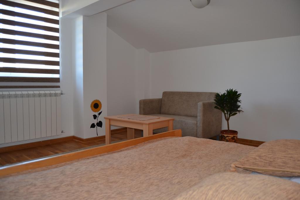 Villa K Apartments Belgrado Kamer foto
