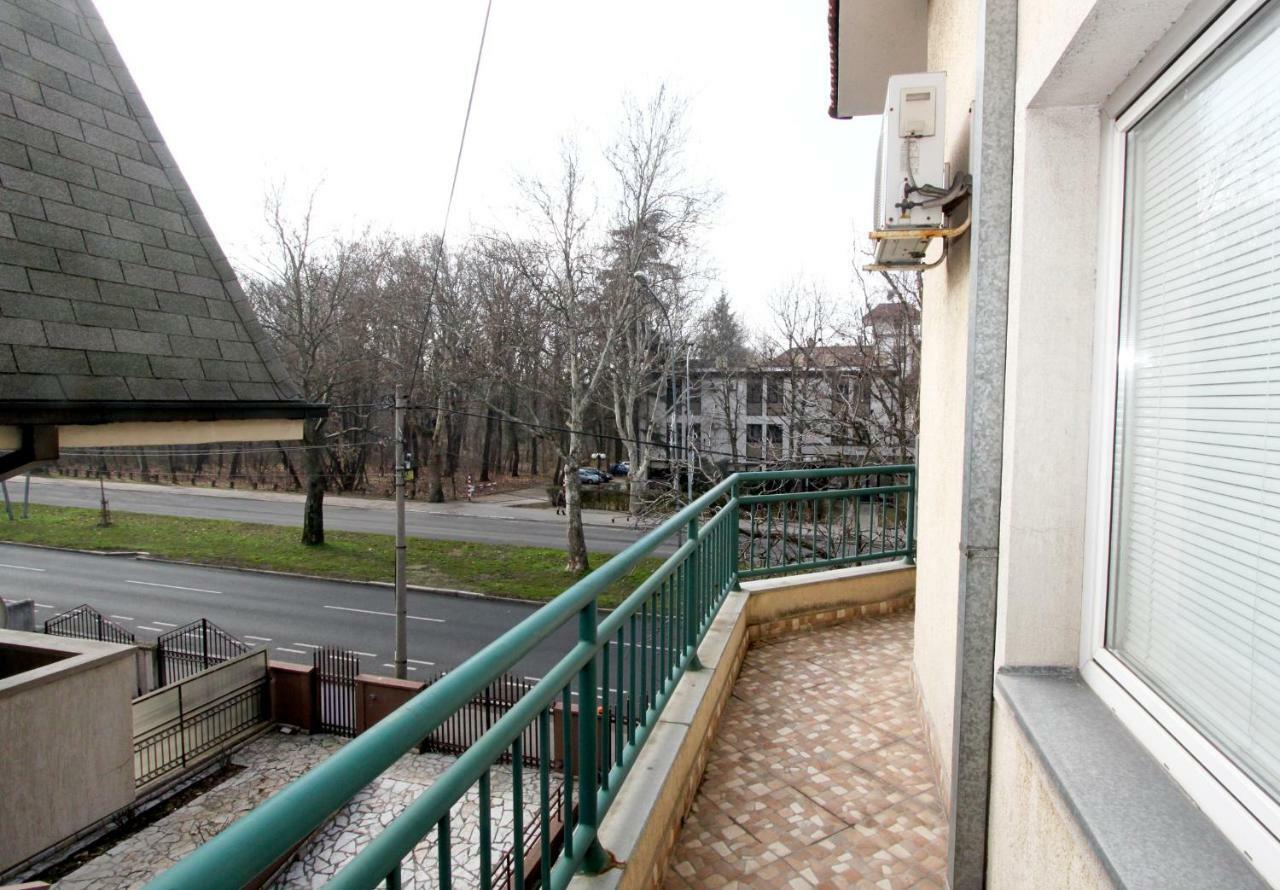 Villa K Apartments Belgrado Buitenkant foto